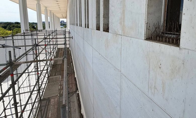Photos show Kennedy Center’s facade without Trump’s name Photos show Kennedy Center’s facade without Trump’s name