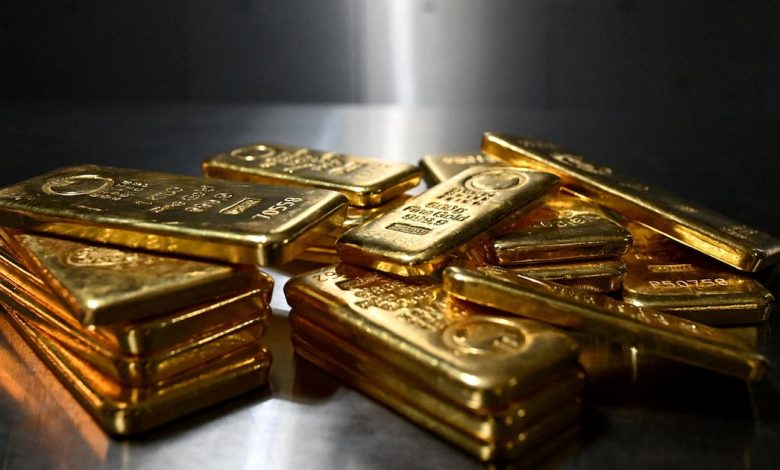 Gold heads for steepest quarterly decline in 13 years