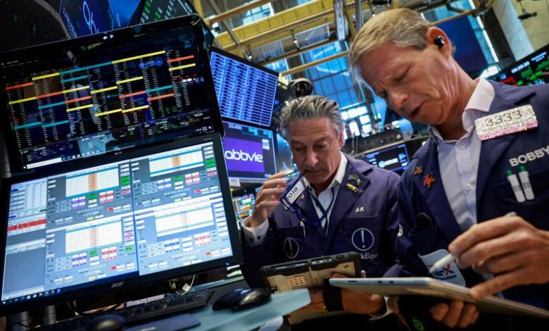 Dow hits record high as oil slides; SpaceX soars Dow hits record high as oil slides; SpaceX soars