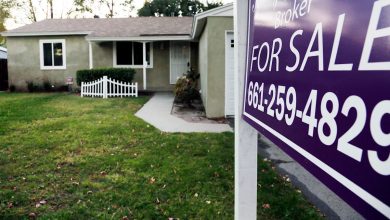 Mortgage rates little changed this week, but falling oil prices could help them go lower