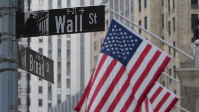 US stocks close day in red as tech shares down sharply