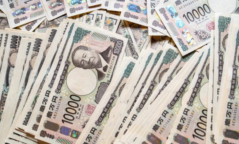 Fragile yen set for weekly decline as intervention risks mount Fragile yen set for weekly decline as intervention risks mount