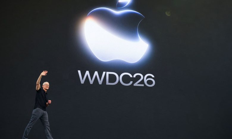 Apple reclaims its crown, SpaceX returns to Earth