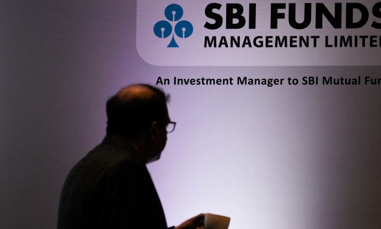 India’s biggest IPO this year rakes in bids worth billion, powered by institutional frenzy India’s biggest IPO this year rakes in bids worth billion, powered by institutional frenzy
