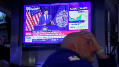 a divided Fed holds interest rates steady a divided Fed holds interest rates steady