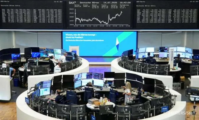 GLOBAL MARKETS-Stocks Mixed, Oil and Treasury Yields Drop on Iran-US Pause