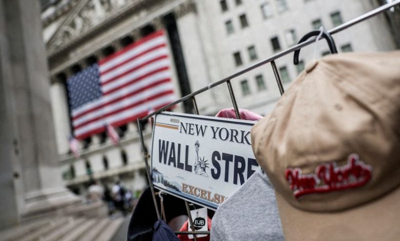 Global equity fund inflows rise as investors add tech stocks after market dip | 104.1 WIKY