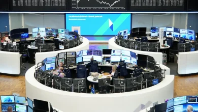 European shares snap four-week winning streak on tech selloff, US-Iran war