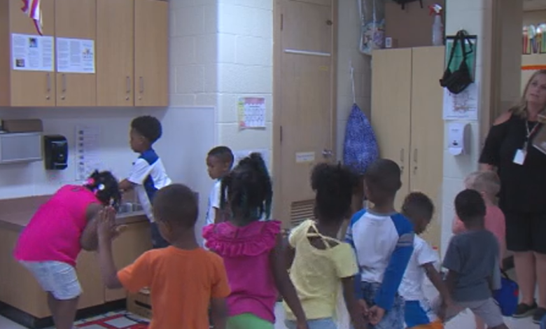 IL statehouse news: K-2 expulsion ban signed into law | Illinois Politics