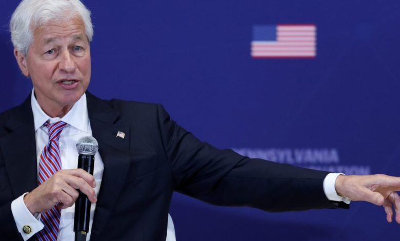 JPMorgan Chase CEO Jamie Dimon wouldn’t personally buy long bonds right now JPMorgan Chase CEO Jamie Dimon wouldn’t personally buy long bonds right now