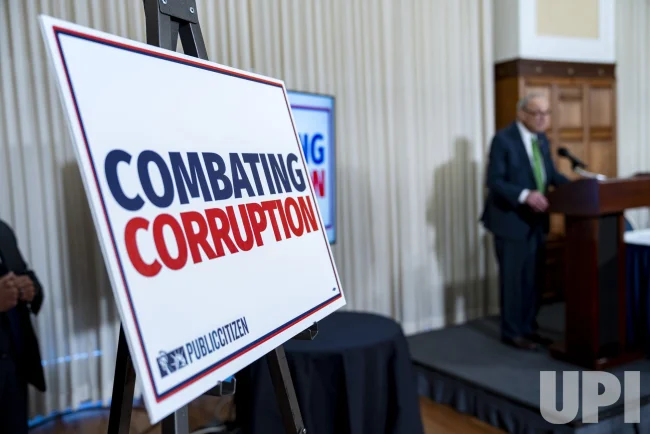 Chuck Schumer Unveils Anti-Corruption Bureau Bill Targeting Trump’s Crypto Self-Dealing: how 13 outlets framed it Chuck Schumer Unveils Anti-Corruption Bureau Bill Targeting Trump’s Crypto Self-Dealing: how 13 outlets framed it