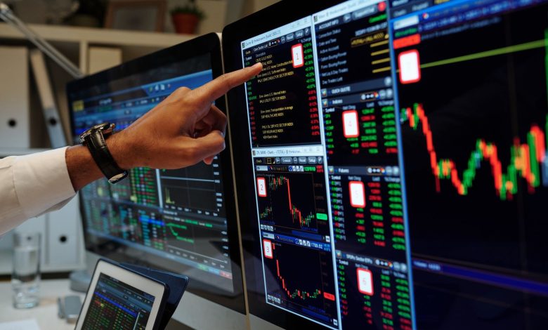 Dow Futures Hold Firm Near Record Highs as Tech Rotation Meets Renewed Middle East Risk Dow Futures Hold Firm Near Record Highs as Tech Rotation Meets Renewed Middle East Risk