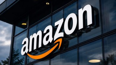 Amazon Stock Slips as Over Half of AI-Linked Debt Hits Riskier Part of Bond Market