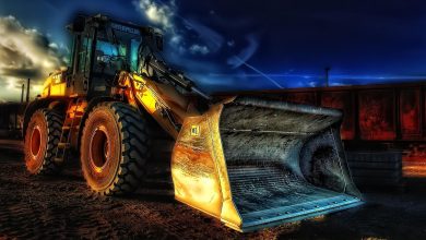 The Two Divergent Futures Priced Into Caterpillar Stock