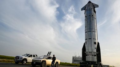 SpaceX stock closes at lows after first test flight since IPO scrubbed