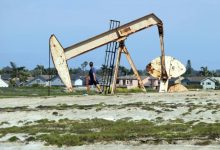 Oil extends gains after fresh US strikes