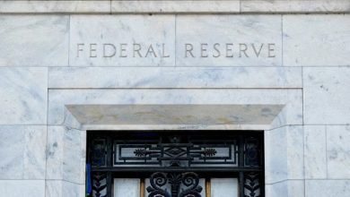 US bond market avoids big rate bets as inflation dims Fed outlook
