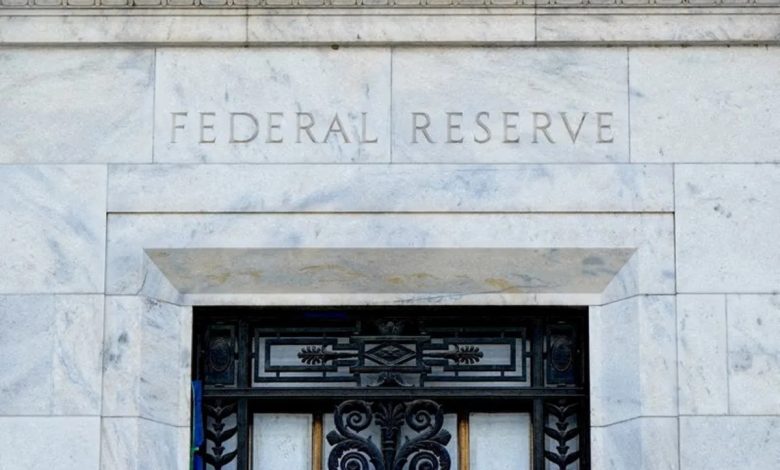US bond market avoids big rate bets as inflation dims Fed outlook