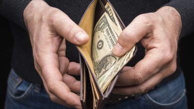 Economic pessimism deepens ahead of midterms as affordability pressures persist, CNBC survey finds