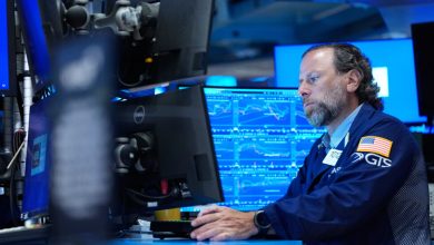 Rebounds for AI stocks help support Wall Street and keep the market mixed