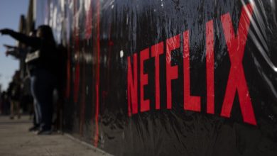 Netflix stock plunges to 52-week low following mixed earnings report