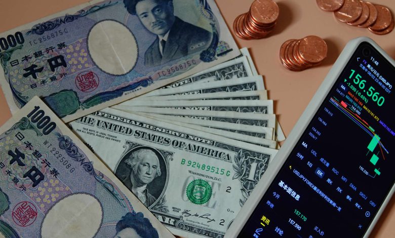 Yen’s slide to weekly loss prompts bets for another intervention