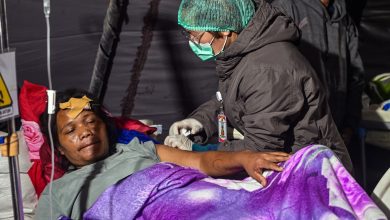 Thousands evacuated after Indonesia quake kills 51, cuts roads Thousands evacuated after Indonesia quake kills 51, cuts roads