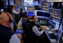 Wall St futures edge up on Mideast deal hopes; healthcare in focus