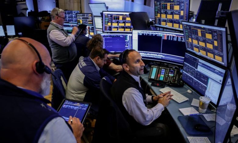 Wall St futures edge up on Mideast deal hopes; healthcare in focus