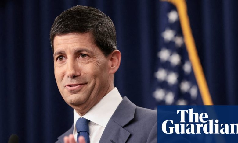 First Thing: New Fed chair Kevin Warsh faces early test amid bond market worries | US news First Thing: New Fed chair Kevin Warsh faces early test amid bond market worries | US news