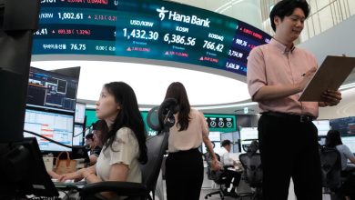 US stocks hit records as profits keep piling up for Palantir and others, while oil prices ease | World US stocks hit records as profits keep piling up for Palantir and others, while oil prices ease | World