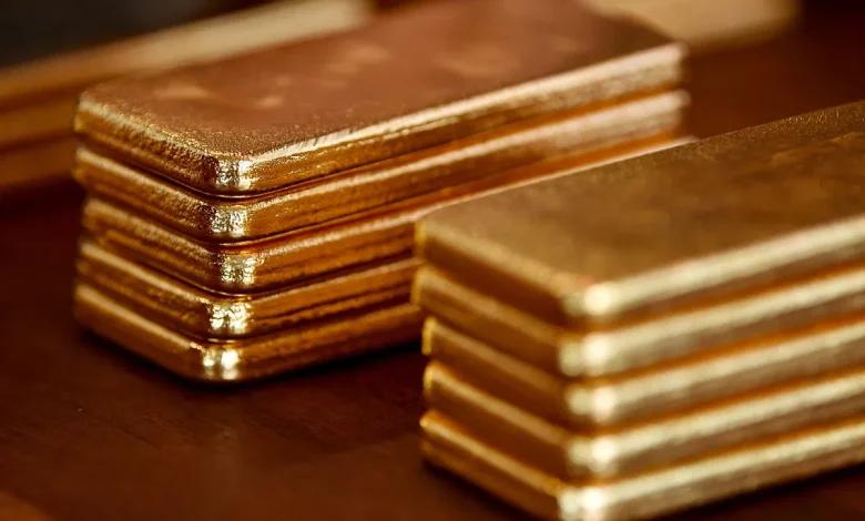 Gold climbs as US dollar softens; STI slips on SATS drag Gold climbs as US dollar softens; STI slips on SATS drag