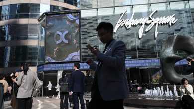 Global stocks dive on tumbling tech and rate hike fears Global stocks dive on tumbling tech and rate hike fears