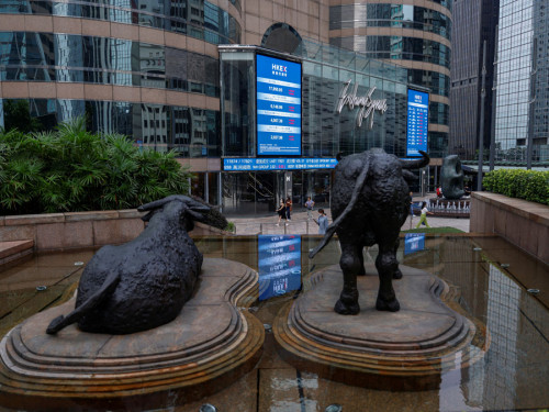 Bond relief ebbs, stocks fall as investors question Treasury’s rescue efforts Bond relief ebbs, stocks fall as investors question Treasury’s rescue efforts