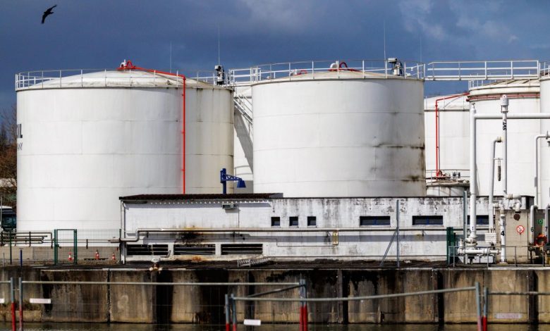 IEA warns of sharp drop in global oil stocks due to Hormuz Strait closure IEA warns of sharp drop in global oil stocks due to Hormuz Strait closure