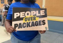 Mayor throws weight behind delivery worker bill