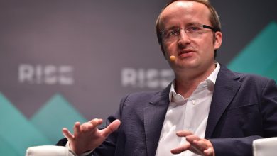 Crypto.com rolls out tokenized stock derivatives as crypto exchanges push into equities Crypto.com rolls out tokenized stock derivatives as crypto exchanges push into equities
