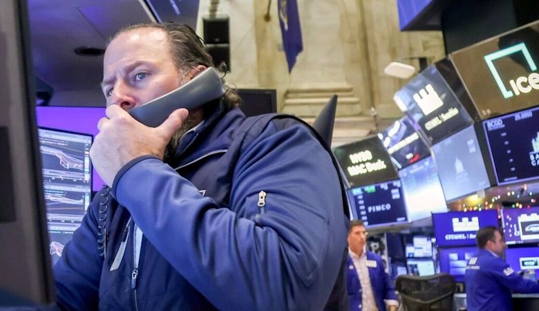 Amazon soars, Apple sinks, ASX set to slip Amazon soars, Apple sinks, ASX set to slip