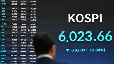 Mixed day for global stocks but oil prices fall along with chip shares