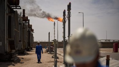 US stocks retreat as oil reignites inflation worries US stocks retreat as oil reignites inflation worries