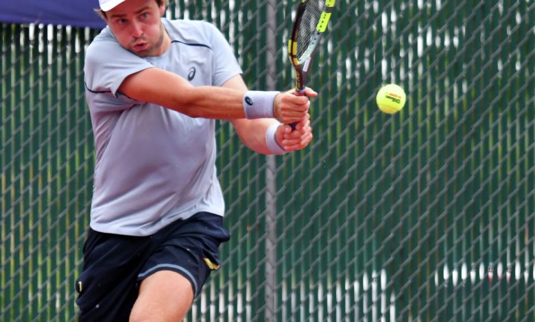Edwardsville Futures top seed advances to semifinals