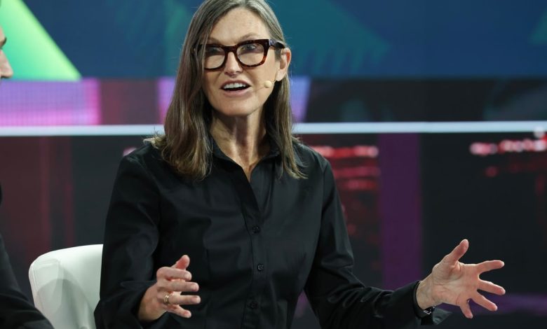 Cathie Wood’s Ark Invest Is Buying Coinbase Stock Hand Over Fist. Should Crypto Investors Be Doing the Same? Cathie Wood’s Ark Invest Is Buying Coinbase Stock Hand Over Fist. Should Crypto Investors Be Doing the Same?