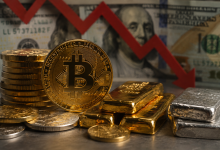 Weak Dollar Trades Return as Rates Hammer Tech