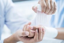 What GSK (LSE:GSK) And Hikma Pharmaceuticals (LSE:HIK) Reveal About Today’s Healthcare Stocks Debate