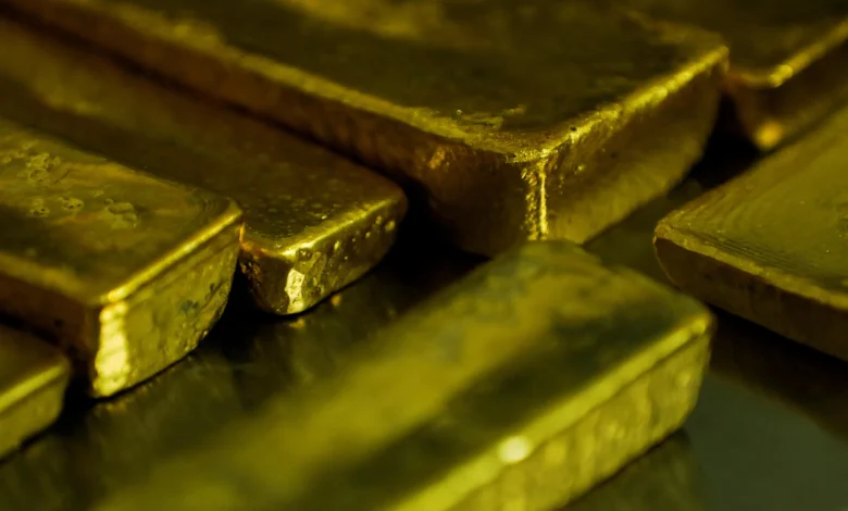 Gold steadies near US,400 as traders weigh Fed rate hike path