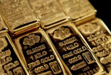 Gold slips as oil rally fans rate hike bets ahead of Fed meeting