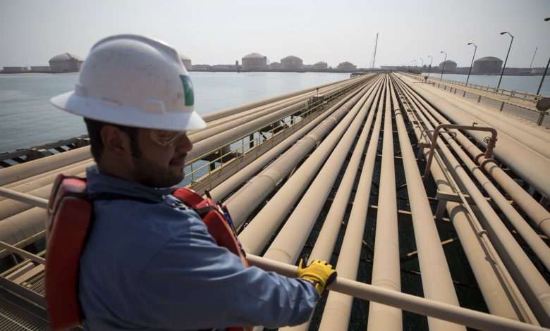Oil rises after Saudi Arabia shut down pipeline that bypasses Hormuz
