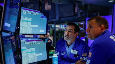 U.S. Treasury yields ease as investors await fresh jobs data, Fed comments