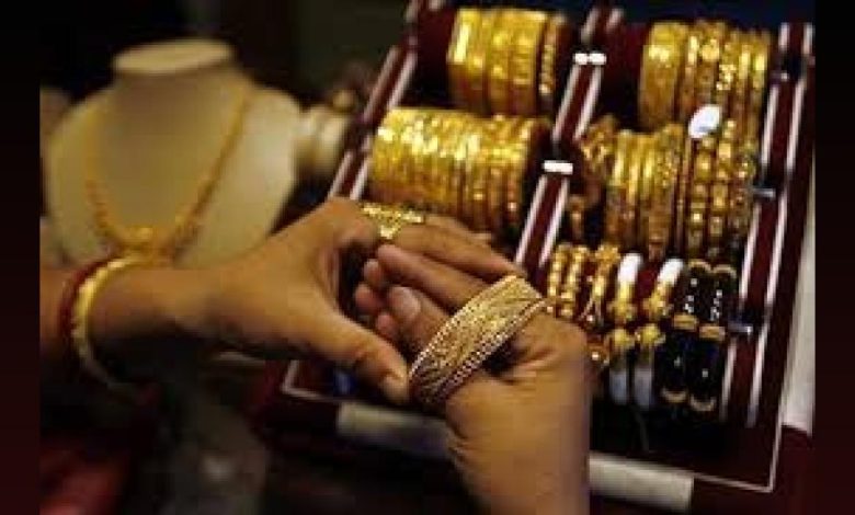 Gold, Silver Volatility: Fed, Oil, West Asia Key Drivers: Rediff Moneynews Gold, Silver Volatility: Fed, Oil, West Asia Key Drivers: Rediff Moneynews