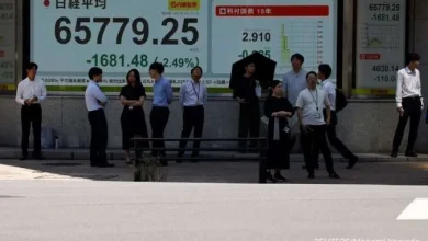 GLOBAL MARKETS-Asian Stocks Weather Bond Storm, Oil Retreats Slightly